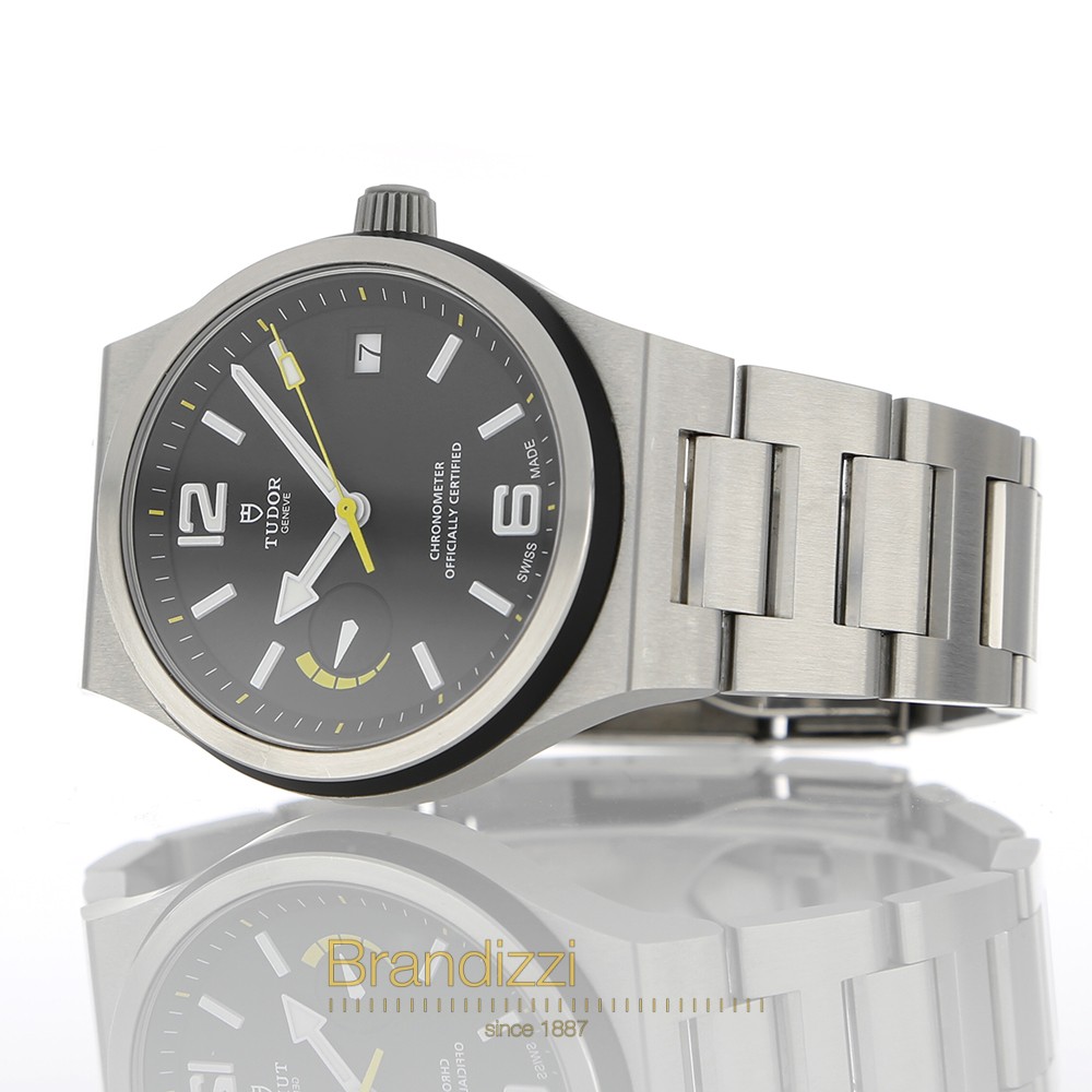 Tudor North Flag Ref. 91210N
