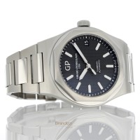 Girard Perregaux Laureato Ref. 81010.11.634.11A - Like New