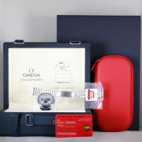 Omega Speedmaster Apollo XIII Silver Snoopy Award Ref. 31032425002001