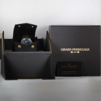 Girard Perregaux Laureato Ref. 81010-11-431-11A Like New