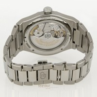 Girard Perregaux Laureato Ref. 81010-11-431-11A Like New