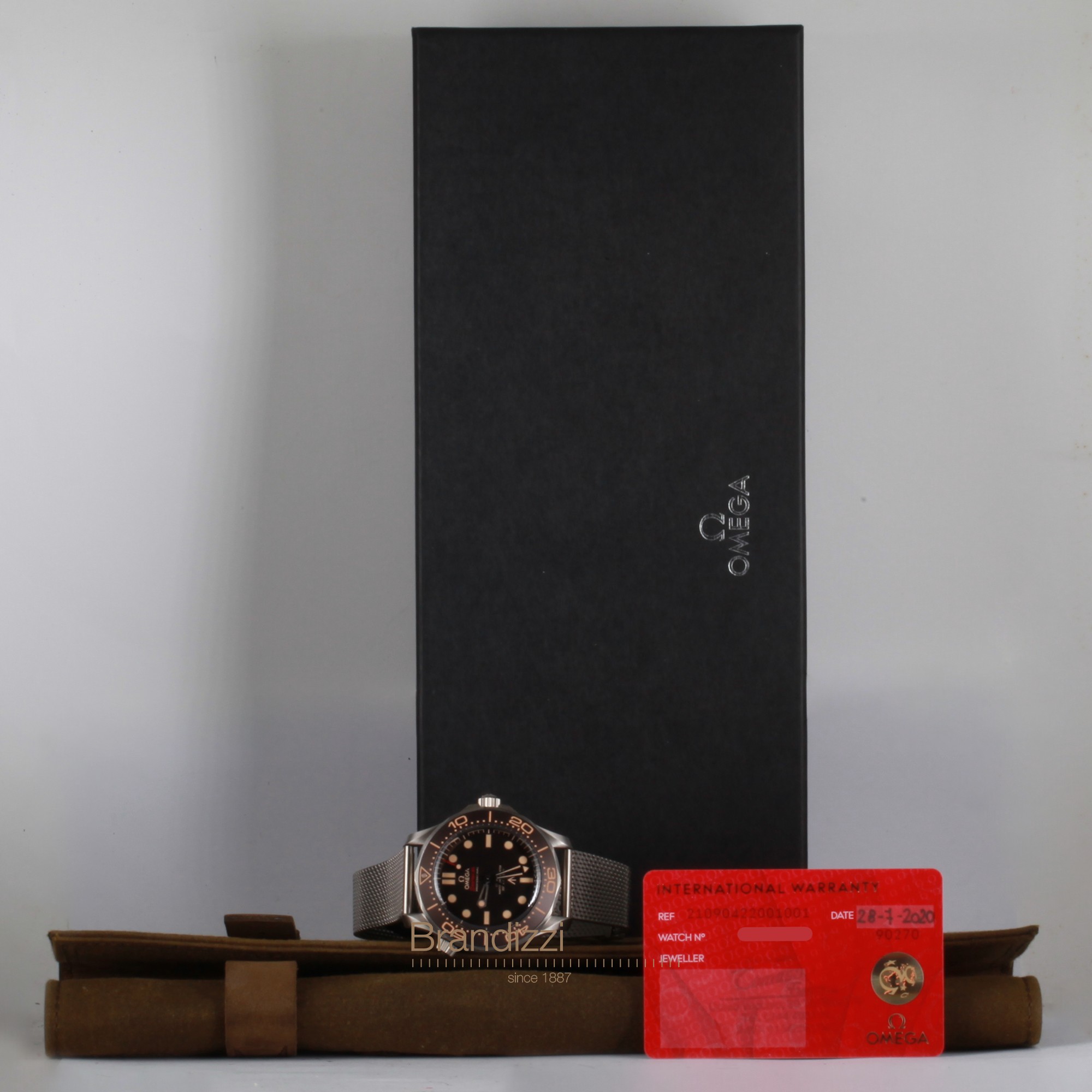 Omega Seamaster 300 Special Edition 007 Ref. 21090422001001 Like New