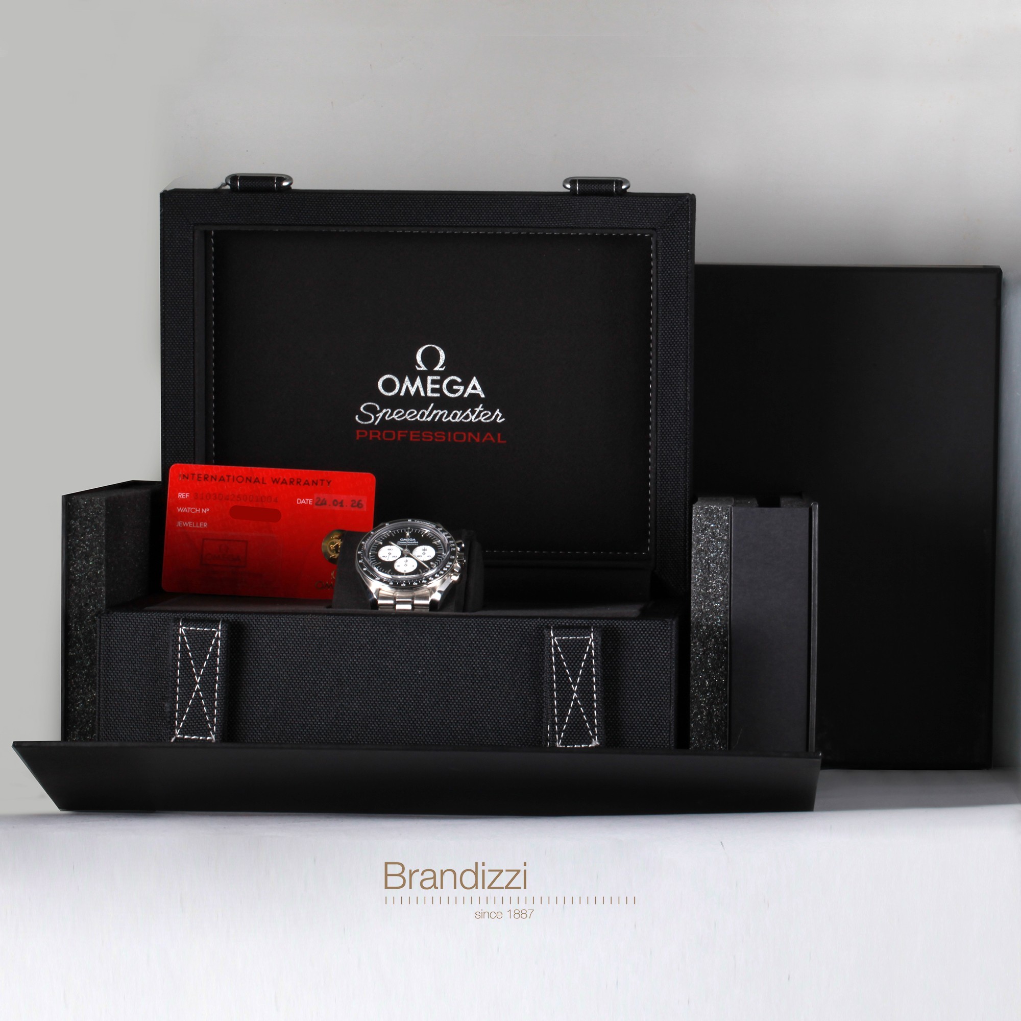 Omega Speedmaster Ref. 31030425001004