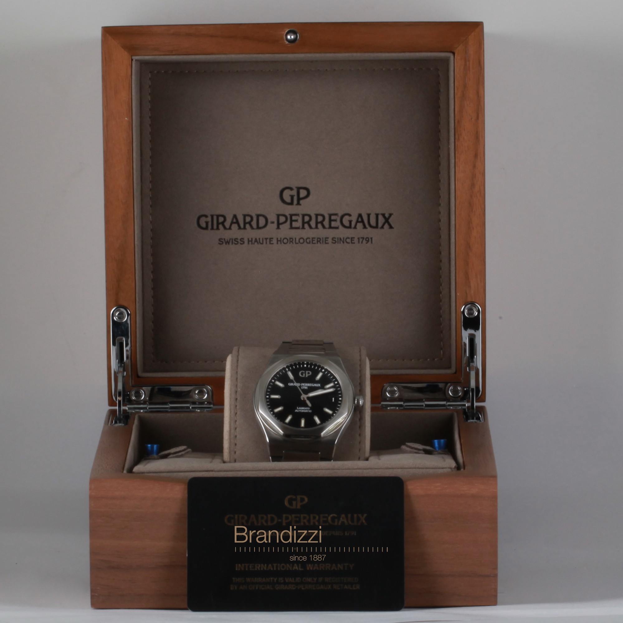 Girard Perregaux Laureato Ref. 81010-11-634-11A