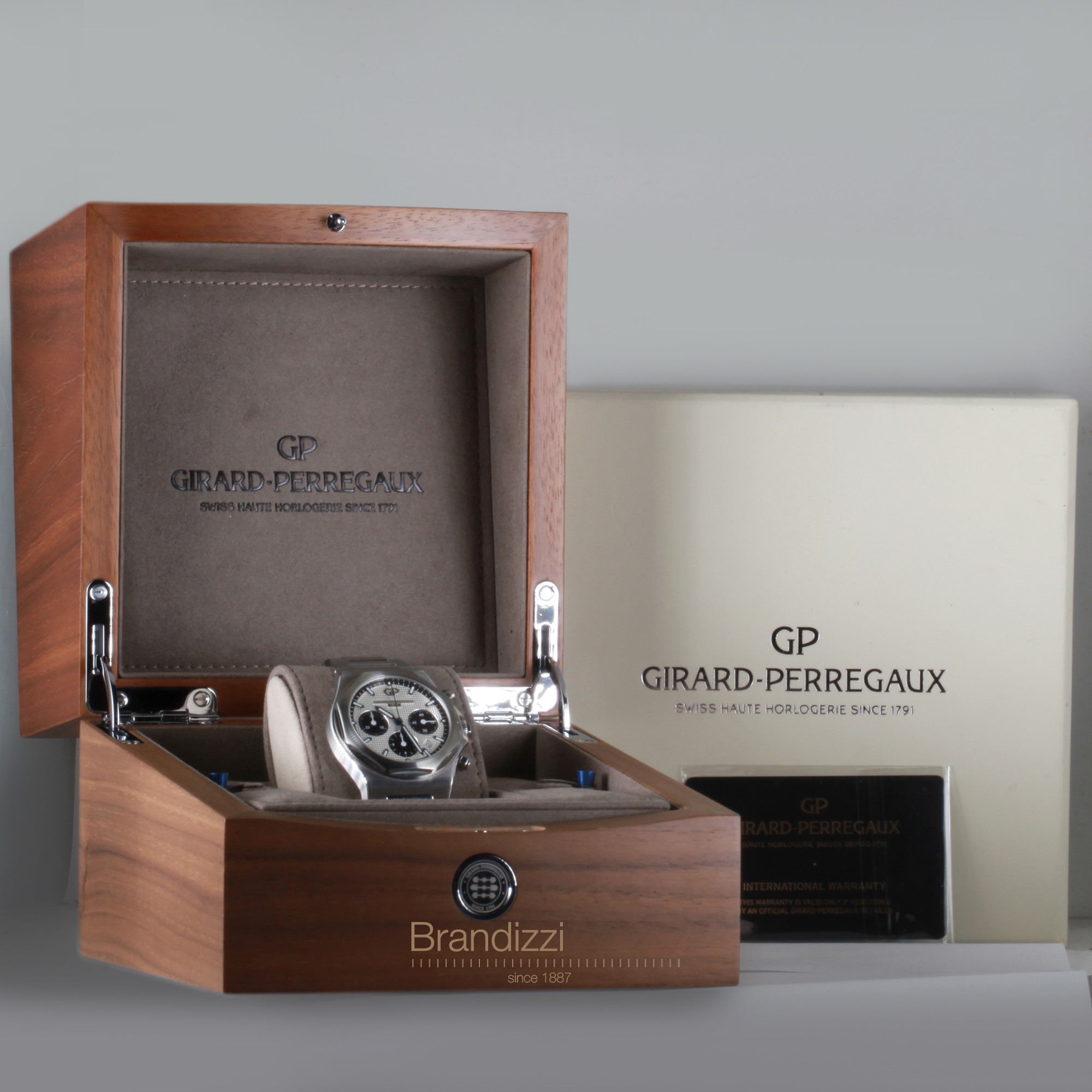 Girard Perregaux Laureato Ref. 81020-11-131-11A